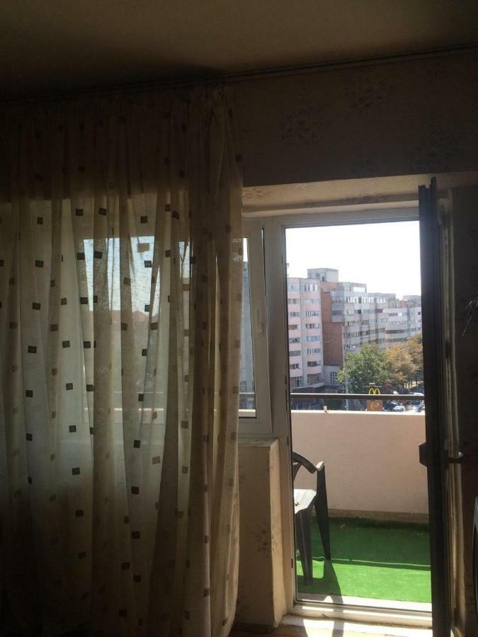 Hellen'S Ultracentral Apartament ブザウ エクステリア 写真