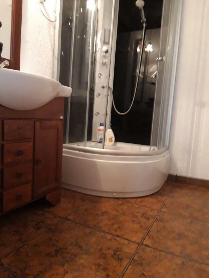 Hellen'S Ultracentral Apartament ブザウ エクステリア 写真
